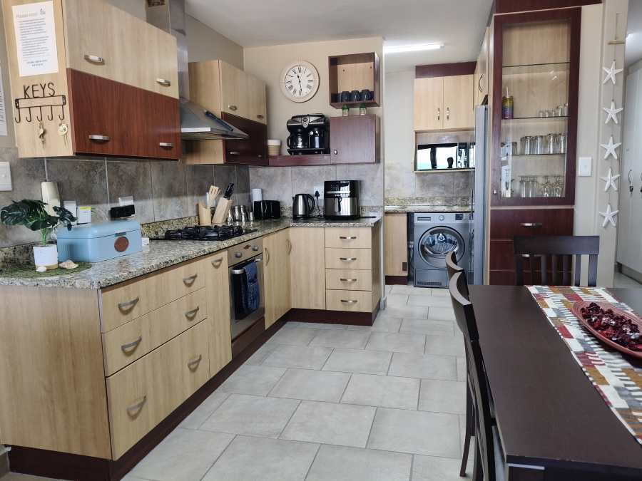 3 Bedroom Property for Sale in Paradise Beach Eastern Cape